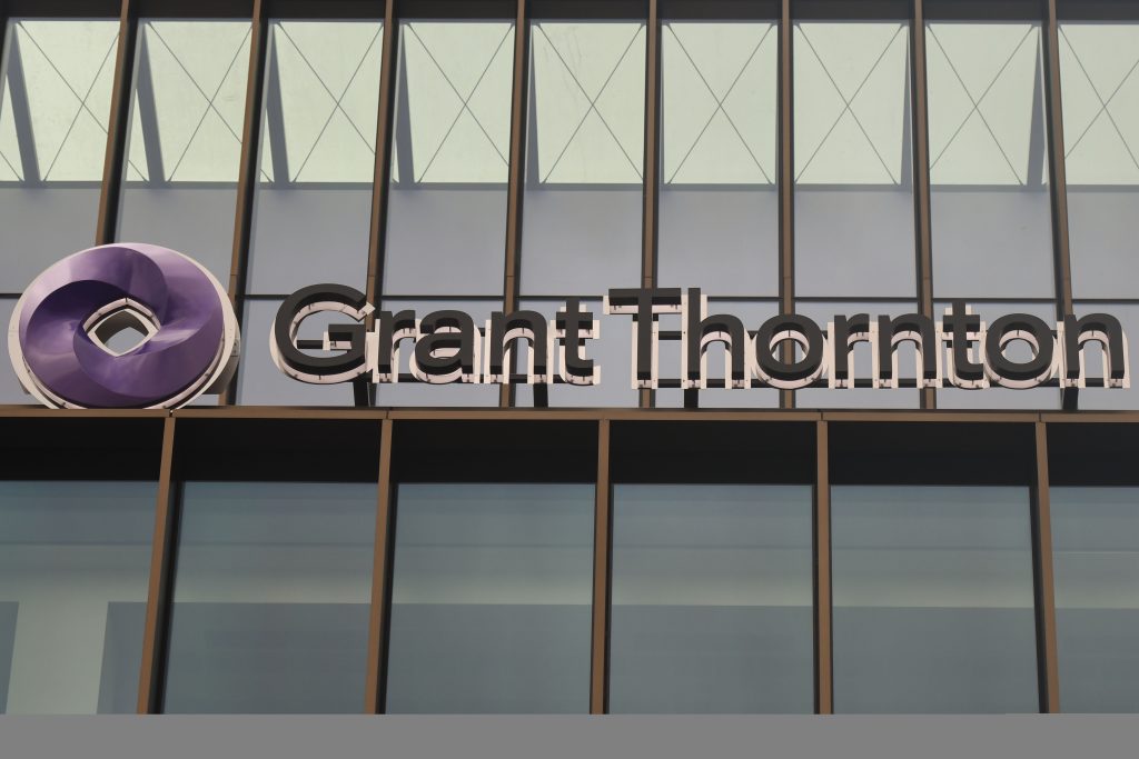 Grant Thornton: Σχέδιο τριπλής συγχώνευσης των δραστηριοτήτων σε ΗΠΑ, Αγγλία και Ιρλανδία