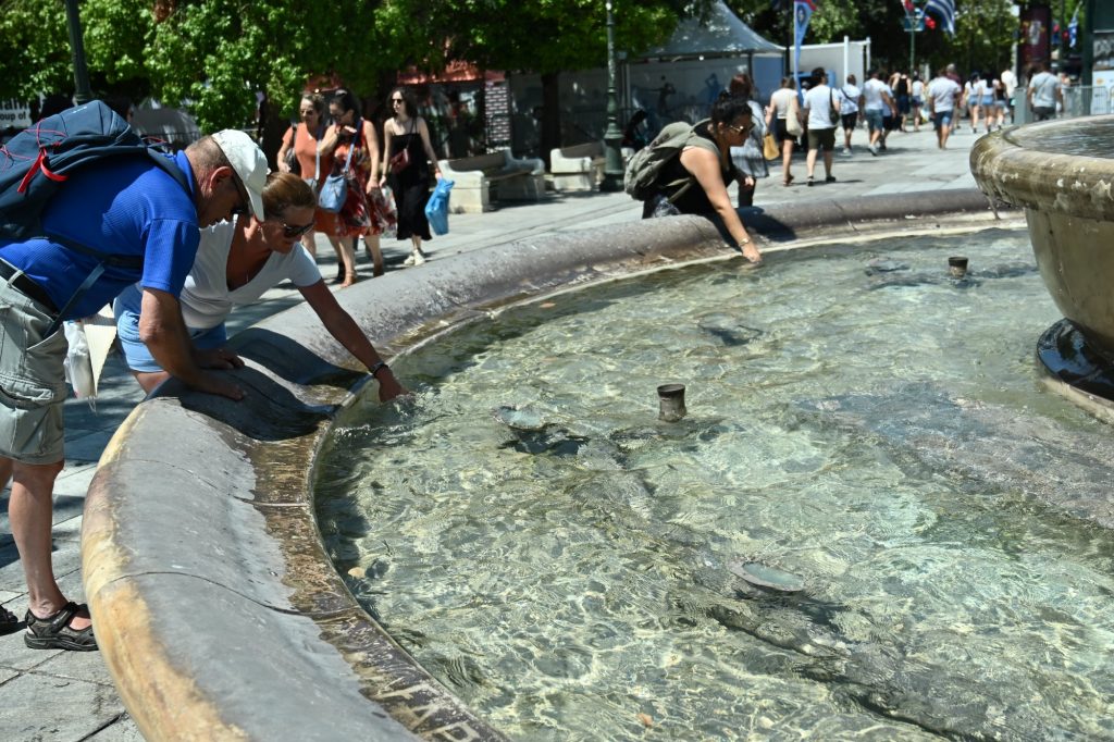 Καιρός: Ηλιοφάνεια και υψηλές θερμοκρασίες την Κυριακή – Πού θα σημειωθούν 41 βαθμοί