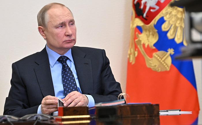 Πούτιν: Οι διαζευγμένοι θα πληρώνουν για τον πόλεμο