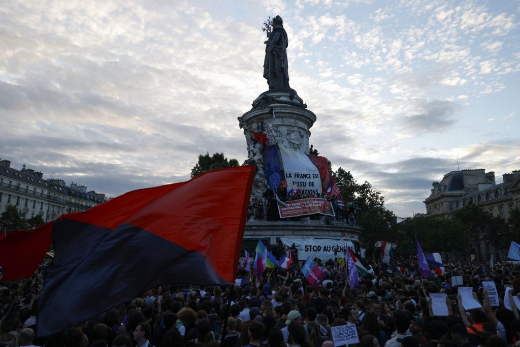 Εδώ φράξιες χωρίς πραγματικό επίδικο – στη Γαλλία νικηφόρο μέτωπο απέναντι στην ακροδεξιά