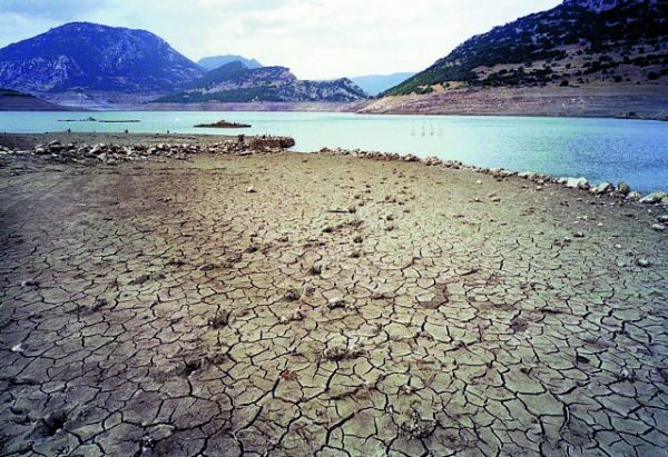 Νερό: Σήμα κινδύνου σε Αττική και νησιά