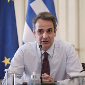 Μητσοτάκης: Επανέρχεται στα «ουρανοκατέβατα κέρδη» των εταιρειών ρεύματος