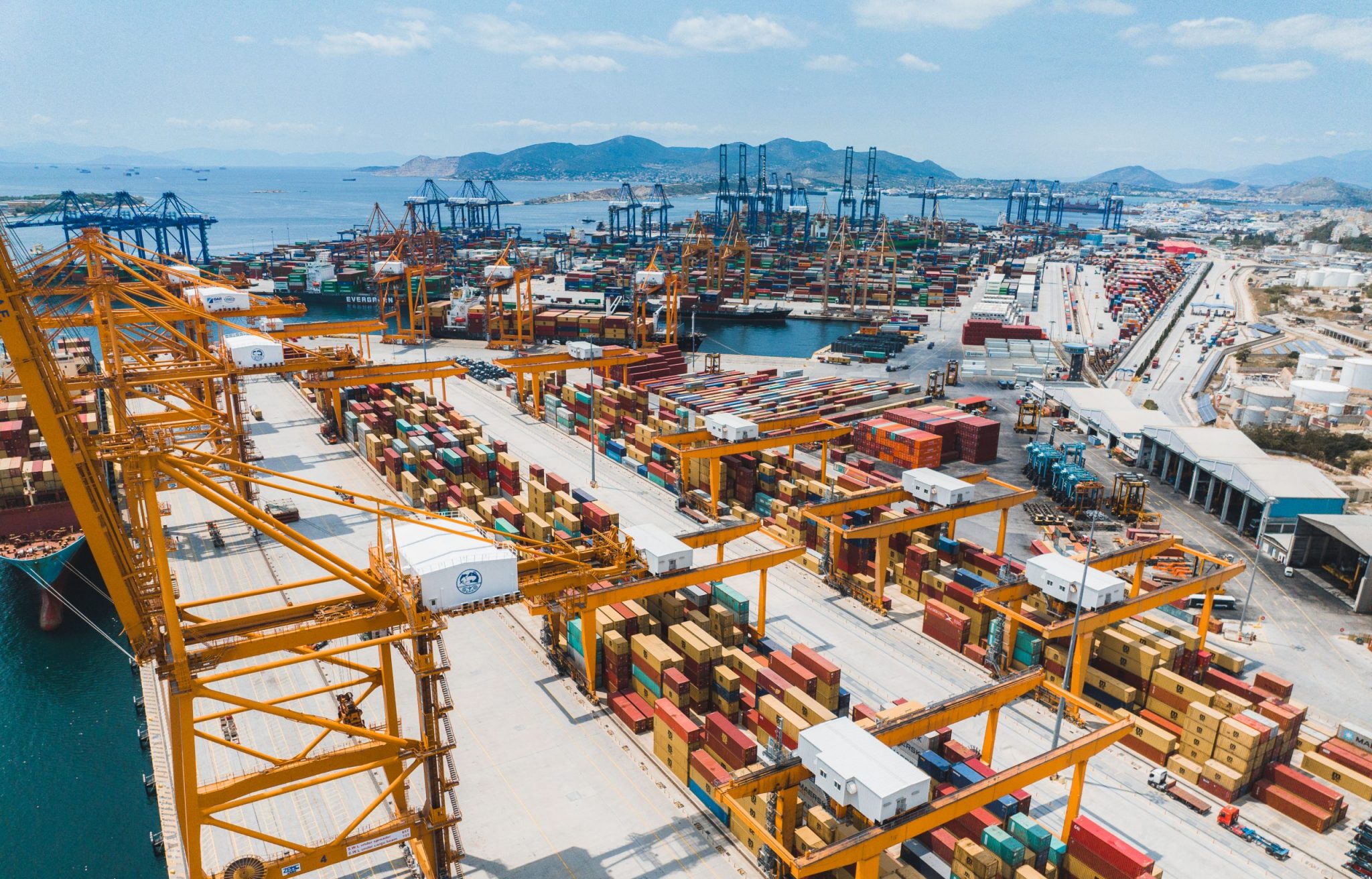 Cosco: Container Traffic Decline at Piraeus Port Continues