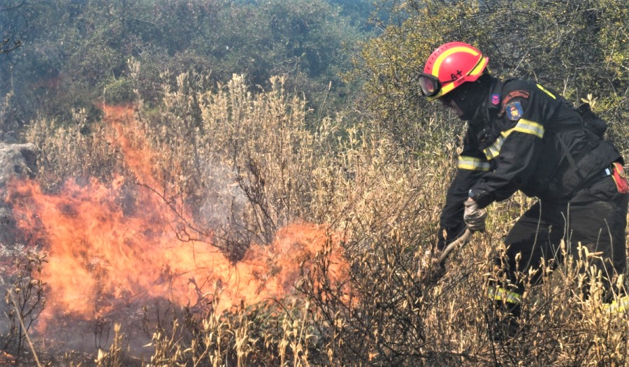 Πολύ υψηλός κίνδυνος φωτιάς την Κυριακή σε Αττική και άλλες επτά περιοχές