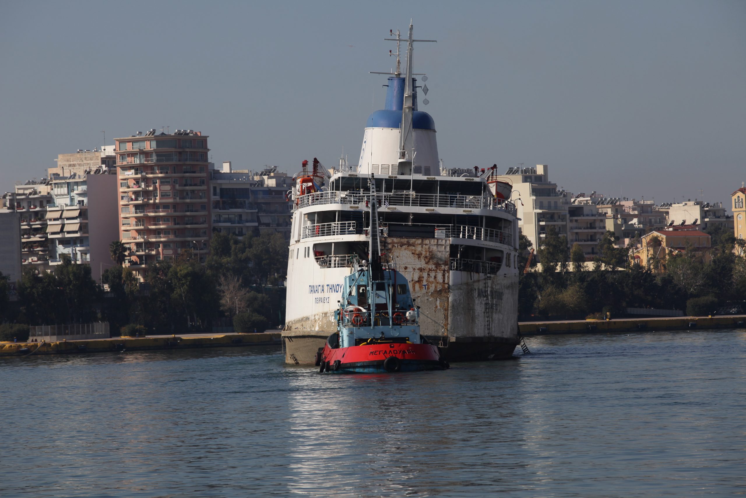 Ρυμουλκά πλοία: Βολές κατά του Ναυτικού Επιμελητηρίου Ελλάδος