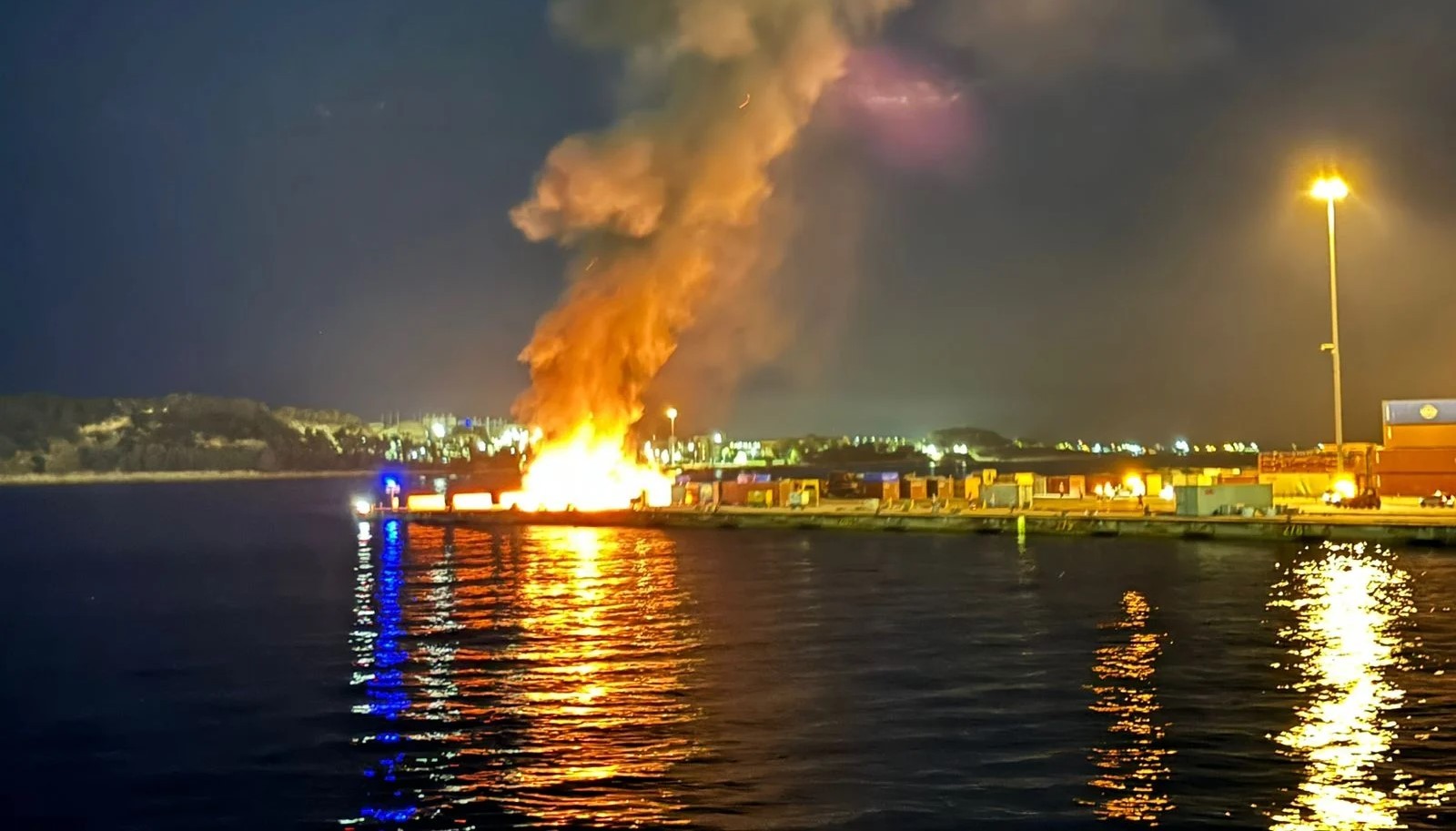 Παύλος Ξηραδάκης: Γιατί τα λιμάνια θέλουν ρυμουλκά με ισχυρό πυροσβεστικό εξοπλισμό