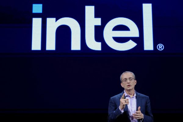 Intel: «Εξυγίανση» με 17.500 απολύσεις εργαζομένων για την εταιρεία κάποτε κολοσσό των τσιπ