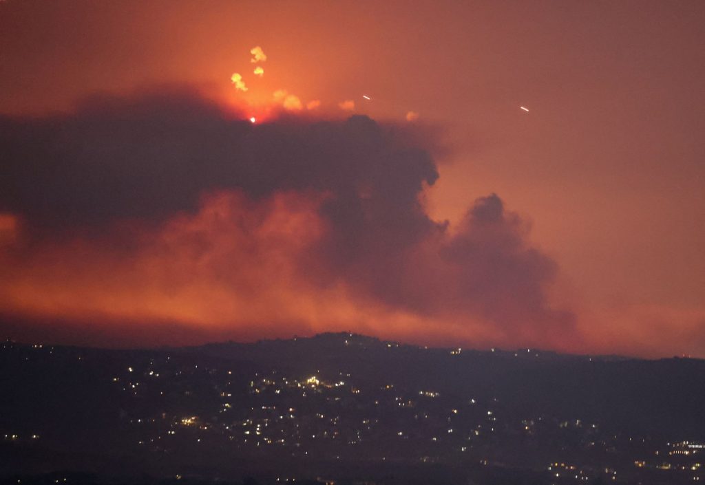 Μέση Ανατολή: Η Χεζμπολάχ απάντησε με 320 ρουκέτες σε επίθεση του Ισραήλ στο Λίβανο