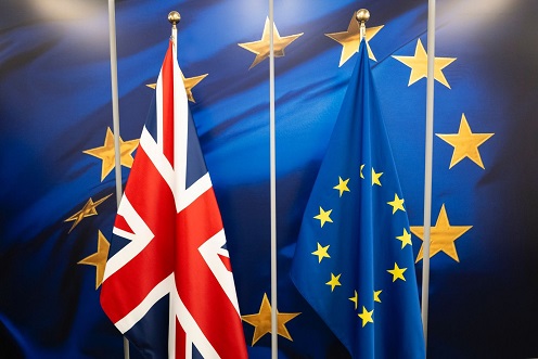Βρετανία: Θέλει να βελτιώσει τις σχέσεις με την ΕΕ αλλά οι Βρυξέλλες ζητούν δεσμεύσεις