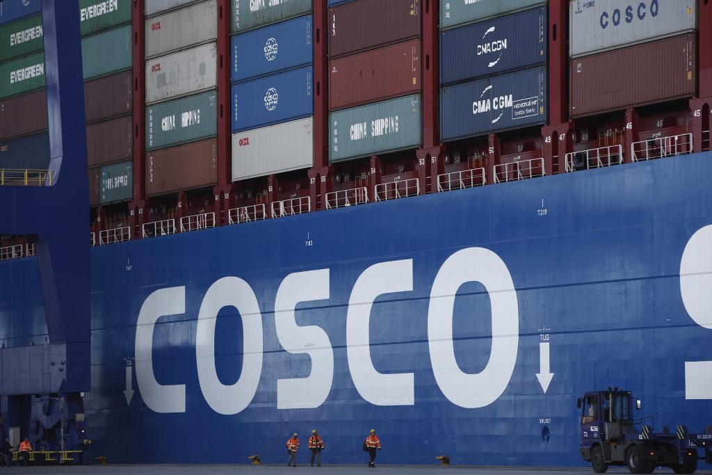 Cosco: Πώς εξελίχθηκε η διακίνηση containers τον Ιούλιο στο λιμάνι του Πειραιά – Το πλήγμα από την κρίση στην Ερυθρά