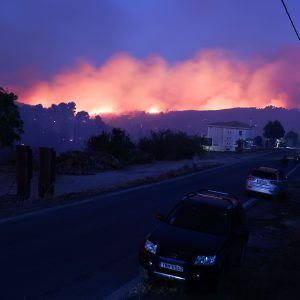 Φωτιά στον Βαρνάβα: Στο Πεντελικό Όρος το πύρινο μέτωπο – Σηκώθηκαν τα εναέρια μέσα