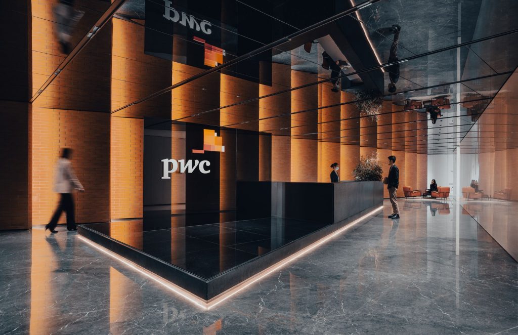 PwC: Έρχεται βαριά «καμπάνα» λόγω Energrande