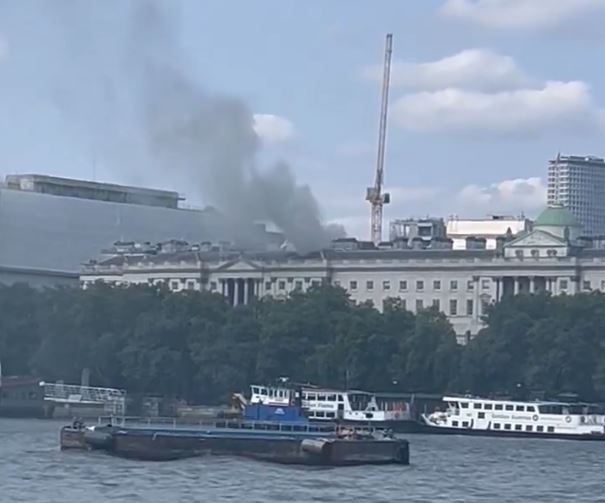 Λονδίνο: Φωτιά στο διάσημο κέντρο τέχνης Somerset House