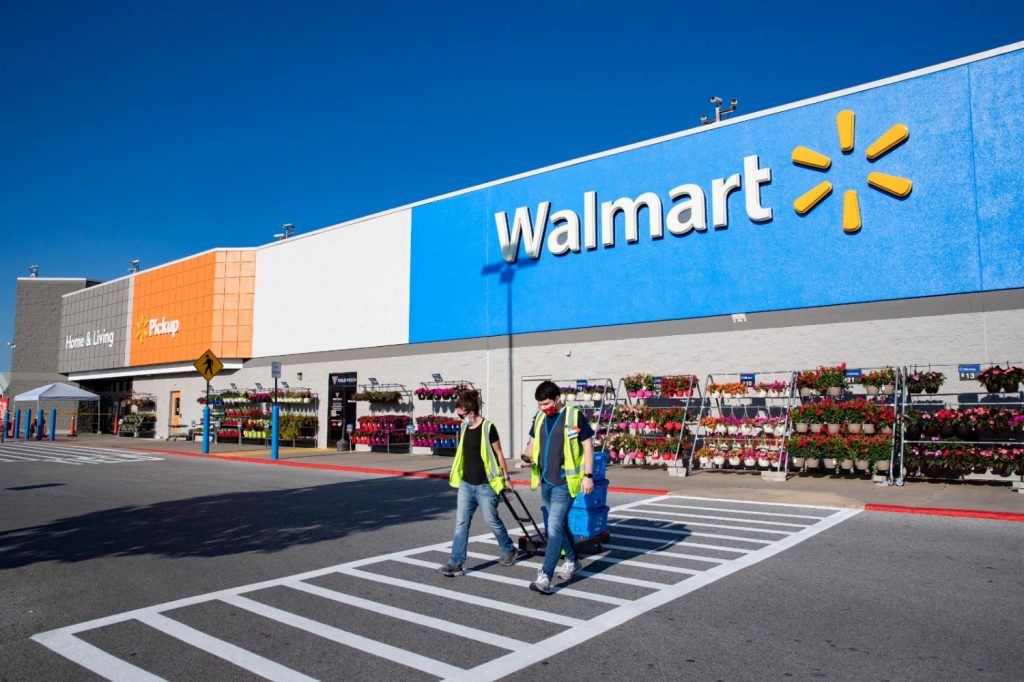 Walmart: Ζητά μείωση τιμών από Κινέζους προμηθευτές ελέω δασμών Τραμπ