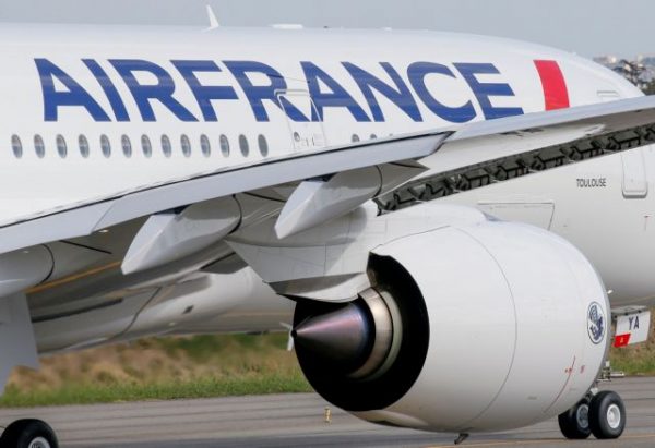 Air France: Deal με τον Μασκ για δωρεάν ίντερνετ στις πτήσεις