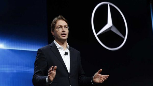 Mercedes: Ο CEO της επιδιώκει πιο ήπιους κανόνες εκπομπών CO2