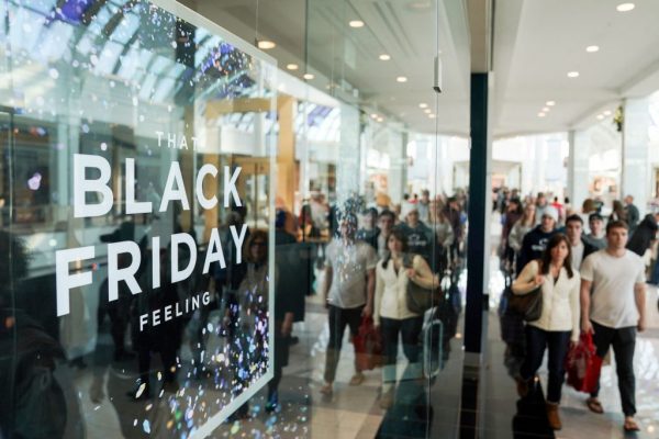 Black Friday: Μαζί με Halloween και Cyber Monday τζιράρουν πάνω από 200 εκατ.