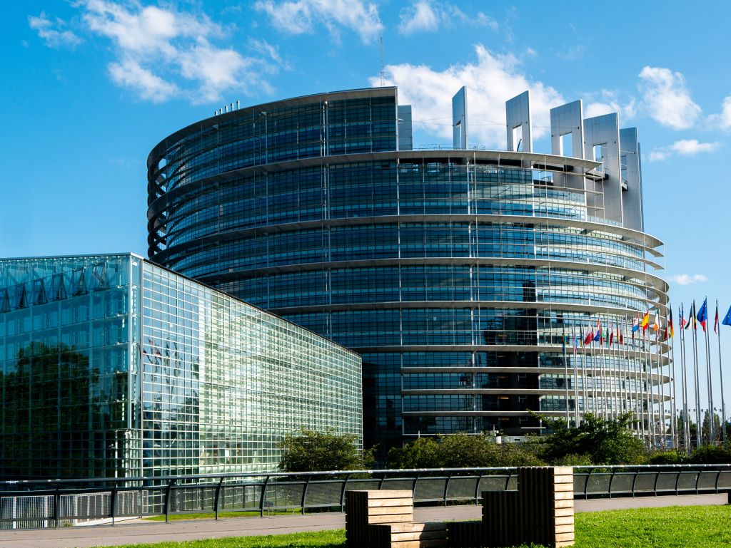 European Parliament Approves €35bln Package to Ukraine from Frozen Russian Assets