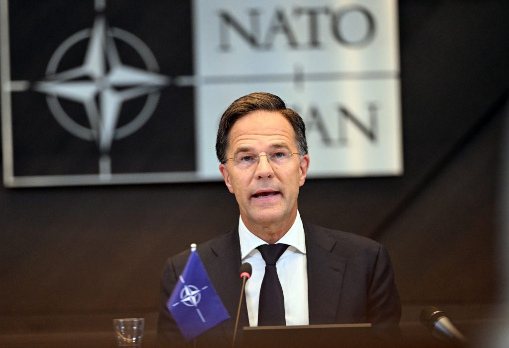 NATO: Η Ευρώπη συζητά την αύξηση των αμυντικών δαπανών στο 3% του ΑΕΠ