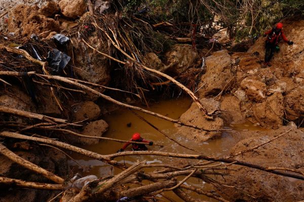 Ισπανία: Στους 62 έφτασαν οι νεκροί από τις πλημμύρες – Αγωνία για τους αγνοούμενους