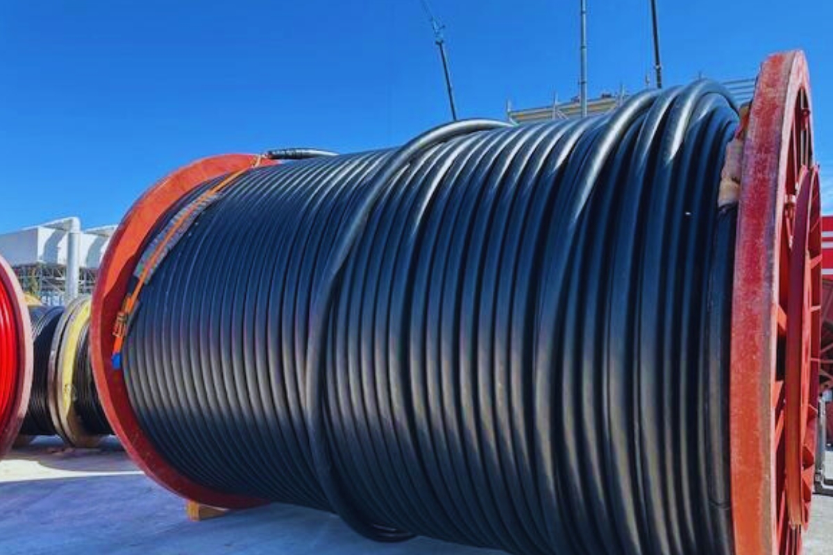 Cenergy Holdings: Η Hellenic Cables προμηθεύει καλώδια υψηλής και υπερυψηλής τάσης στη Γαλλία