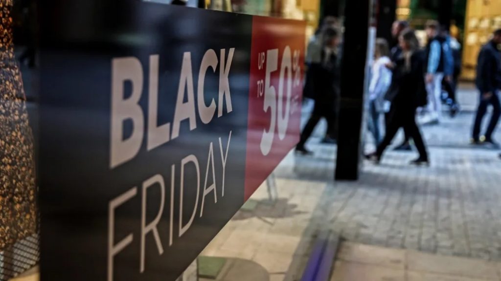 Black Friday: Πώς θα λειτουργήσουν τα καταστήματα – Τι πρέπει να προσέχουν οι καταναλωτές