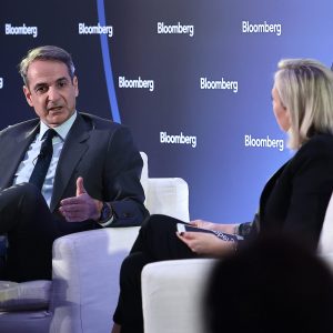 Μητσοτάκης στο Bloomberg: Πρόωρη αποπληρωμή 5 δισ. το 2025 – Τι είπε για Τραμπ