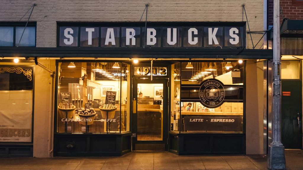 Starbucks: Πενθήμερη απεργία χιλιάδων εργαζομένων – Διεκδικούν αυξήσεις μισθών