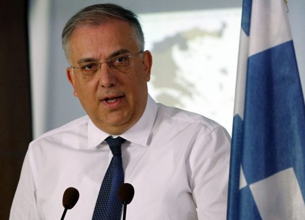 Θεοδωρικάκος: Πρέπει όλοι να συνεχίσουν την προσπάθεια μείωσης των τιμών – Τι ζήτησε από τα σούπερ μάρκετ