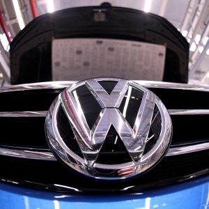 Volkswagen: Υπάρχει τέλος στο… μαρτύριο; – Από τις απεργίες μέχρι τους δασμούς Τραμπ, οι συμφορές αφθονούν