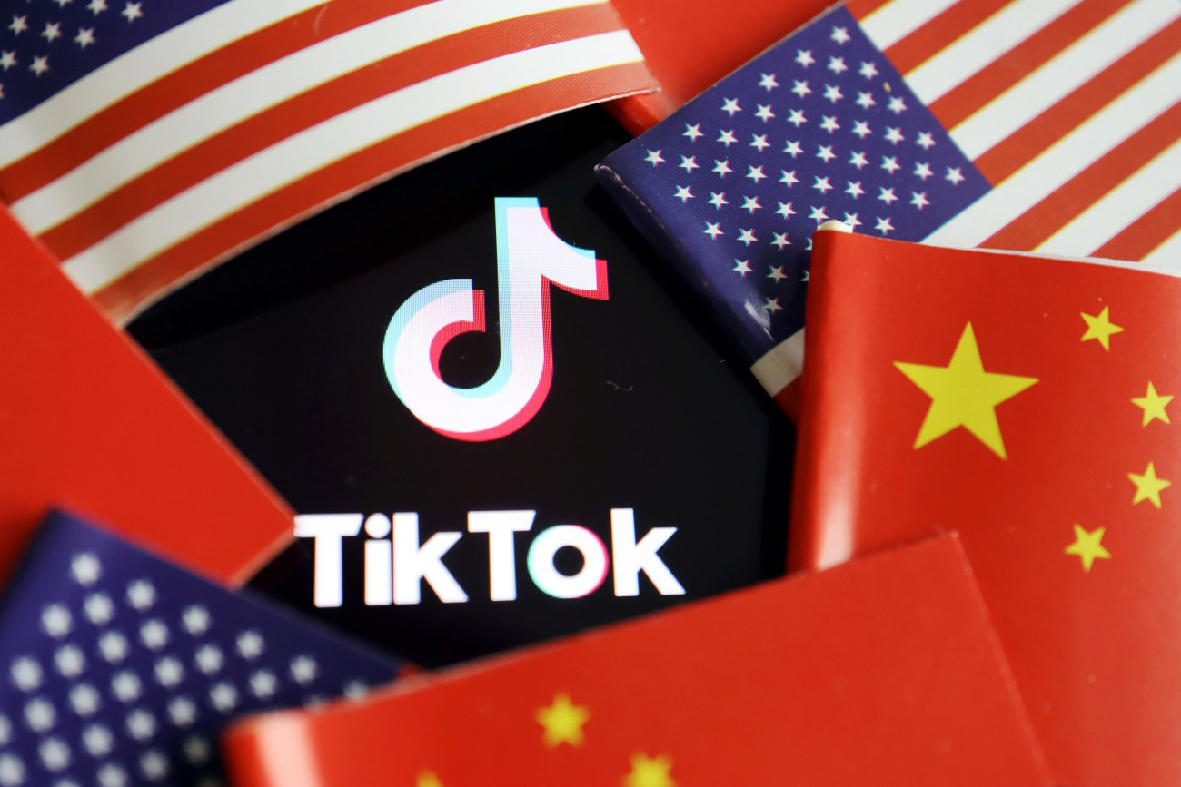 TikTok: Επιστρέφει στα App Stores Apple και Google