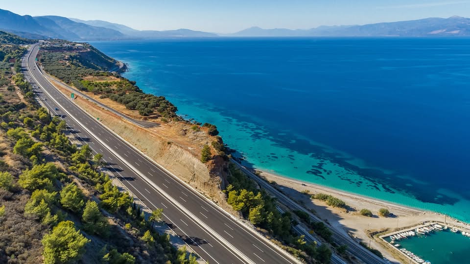 Ολυμπία οδός: Φεύγει η Hochtief – Σε ΓΕΚ ΤΕΡΝΑ, AVAX, ΑΚΤΩΡ Παραχωρήσεις και VINCI το μερίδιο της