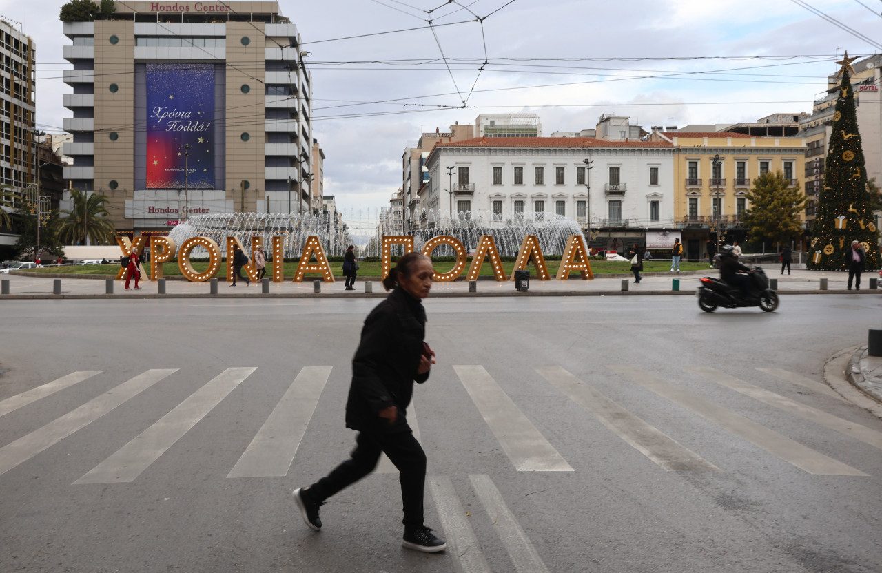 Χριστούγεννα: Κορυφώνεται η έξοδος των Αθηναίων – Σε ισχύ αυξημένα μέτρα