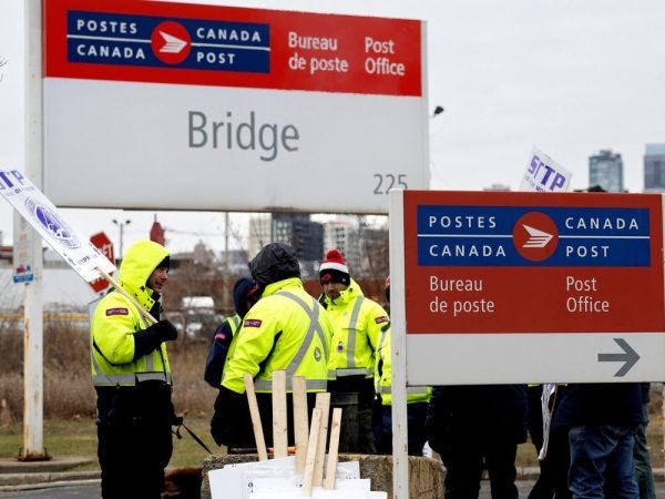 Canada Post: Τρεις βδομάδες απεργία στα ταχυδρομεία του Καναδά