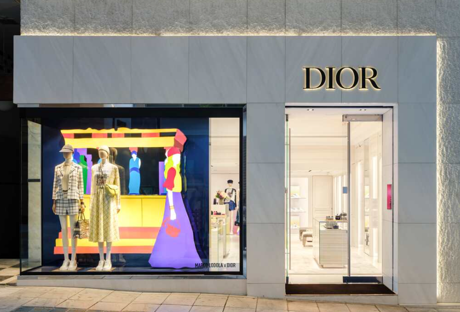 Dior: Cash cow η Ελλάδα για τον γαλλικό οίκο – Οι «χρυσές» επιδόσεις σε ένδυση και καλλυντικά