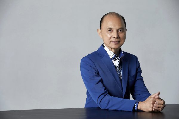 Jimmy Choo: Πώς προετοιμάζει την επόμενη γενιά σχεδιαστών – Ο ρόλος της τεχνητής νοημοσύνης