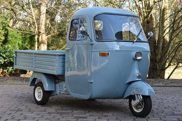 Ciao Piaggio Ape: Η Ιταλία αποχωρίζεται τα θρυλικά τρίκυκλα