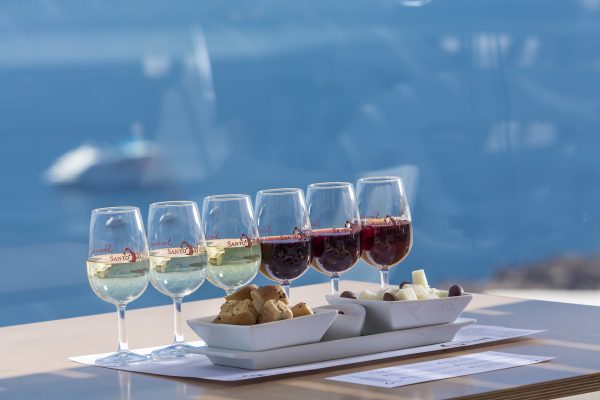 Santo Wines: Το success story των ηφαιστειακών κρασιών της Σαντορίνης