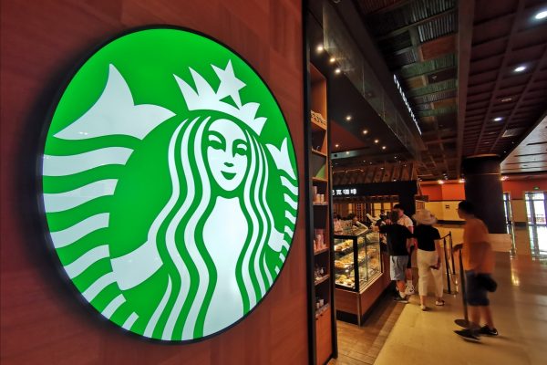 Starbucks: Πράσινο φως στο συνδικάτο των baristas για απεργία