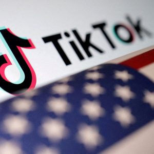 TikTok: Πώς προετοιμάζονται οι αγορές μόδας και ομορφιάς για την απαγόρευση