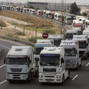 Οδικές μεταφορές: Σε κίνδυνο στην Ευρώπη, είδος υπό εξαφάνιση οι οδηγοί φορτηγών