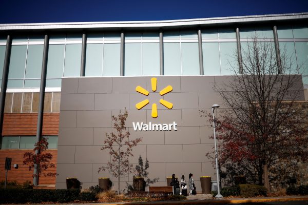 Walmart: Διανύει την καλύτερη χρονιά εδώ και 26 χρόνια