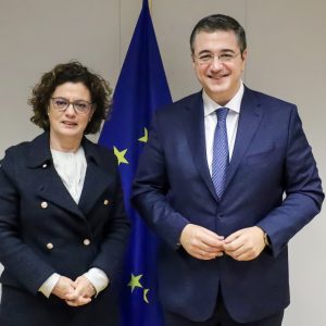 ΣΒΕ: Συνάντηση της πρόεδρου Λουκίας Σαράντη με τον Επιτρόπο Απόστολο Τζιτζικώστα, στις Βρυξέλλες