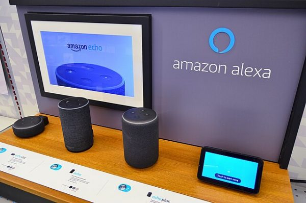 Amazon: Παλεύει να μεταμοσχεύσει στον «εγκέφαλο» της Alexa δημιουργική τεχνητή νοημοσύνη