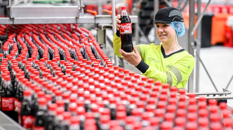 Coca-Cola: Γιατί ανακαλούνται τα προϊόντα της στην Κεντρική Ευρώπη