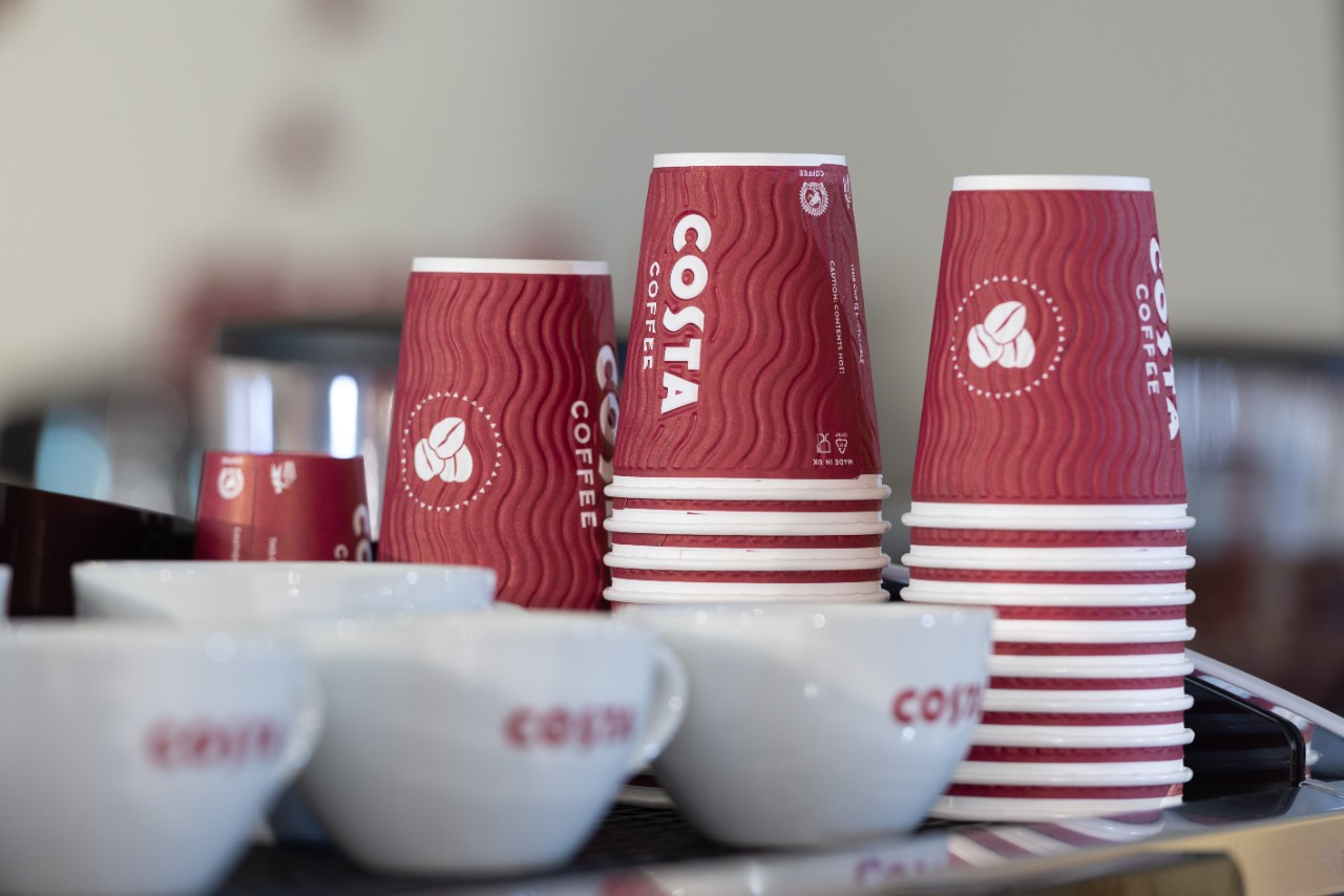 Costa Coffee: Εκτός σούπερ μάρκετ η κάψουλα – Tι αποφάσισε η Coca-Cola