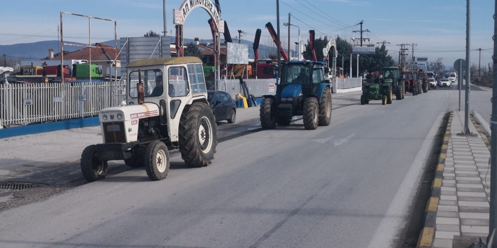 Greek Farmers Escalate Protests, Form Roadblocks Throughout Country