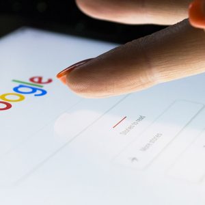 Google: Αλλάζει τον τρόπο που μαθαίνουμε τις ειδήσεις – Τι είναι η λειτουργία «Daily listen»