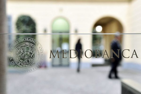 Mediobanca: Την Τρίτη αποφασίζει για την προσφορά της Monte Paschi