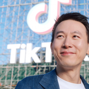 TikTok: Η απάντηση του CEO της εταιρείας στην απόφαση του αμερικανικού δικαστηρίου